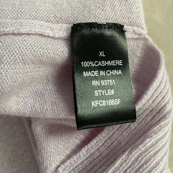 Lusso | Lavender 100% Cashmere V-Neck Sweater - Picture 6 of 6